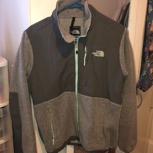 Women’s North Face Denali Fleece Jacket!